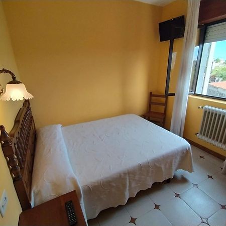 El Castanu De Cue Hotell Eksteriør bilde