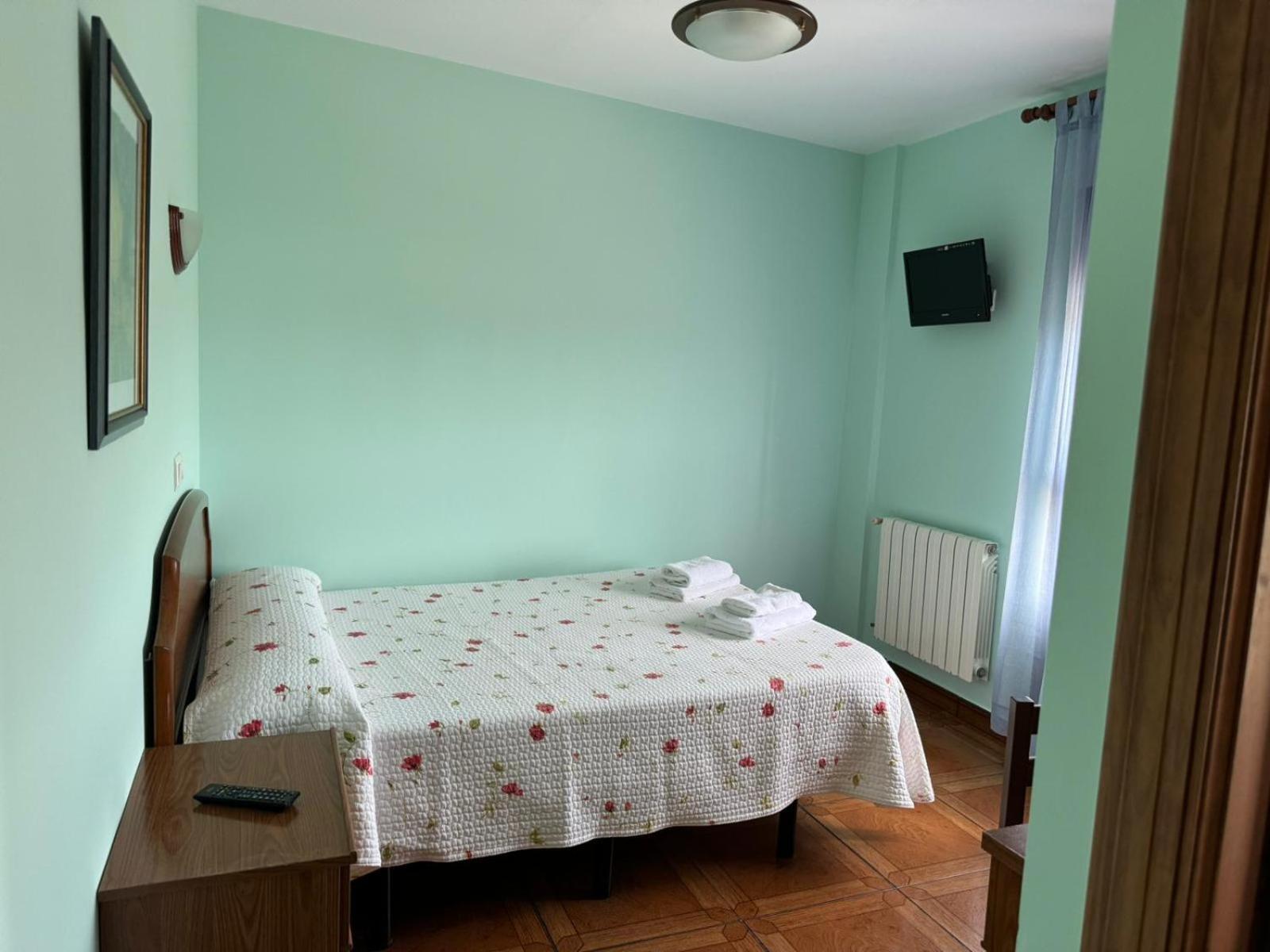 El Castanu De Cue Hotell Eksteriør bilde
