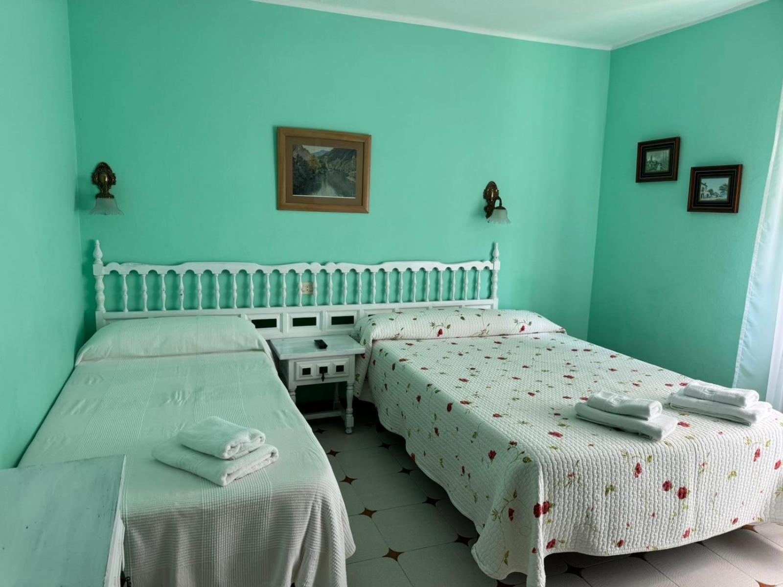 El Castanu De Cue Hotell Eksteriør bilde